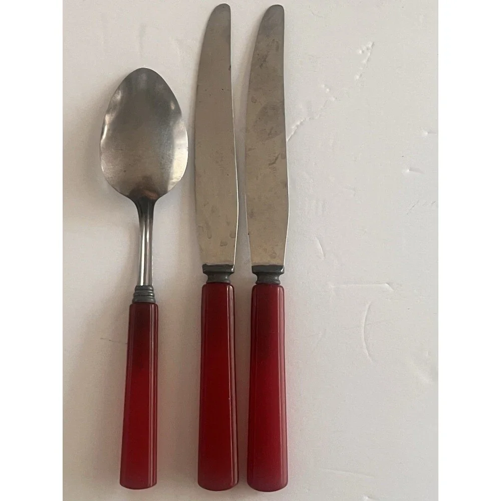 Vintage Red Catalin Bakelite Handled Flatware replacement Set 2 Knives 1 Spoon - Picture 5 of 9